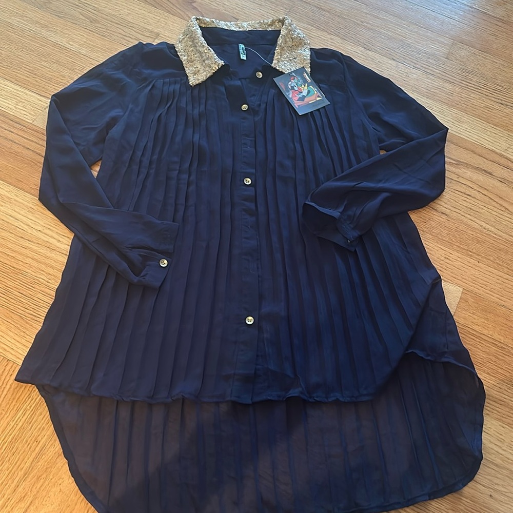 Tunic top with embellished collar